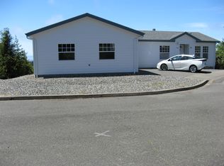 712 Denise Pl, Coos Bay, OR 97420