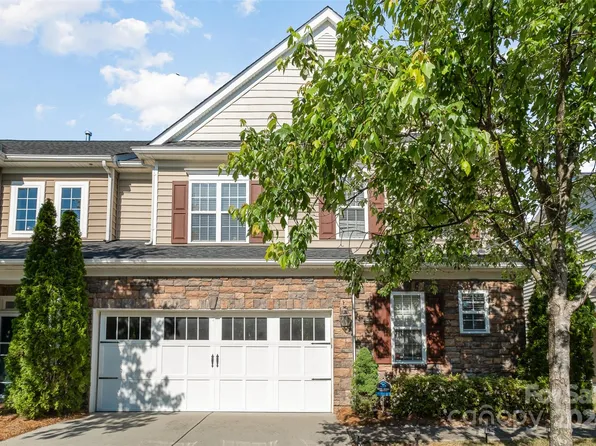 10933 Coyote Ln, Charlotte, NC 28277