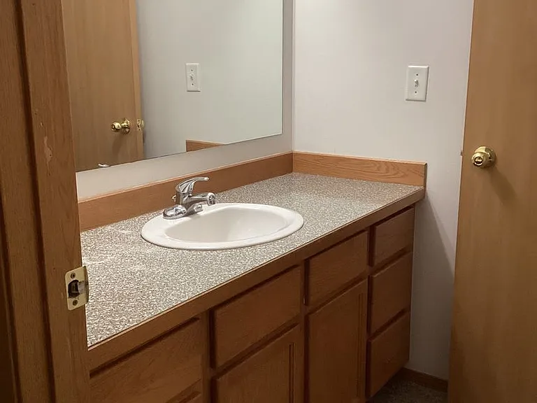1102 S Aspen Pl — Photo 7