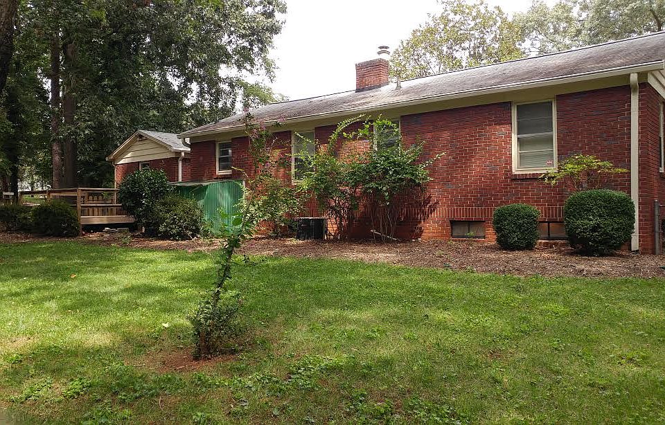 2nd image of 270 Carter Cir