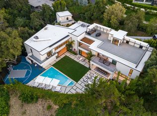 3950 Royal Oak Pl, Encino, CA 91436