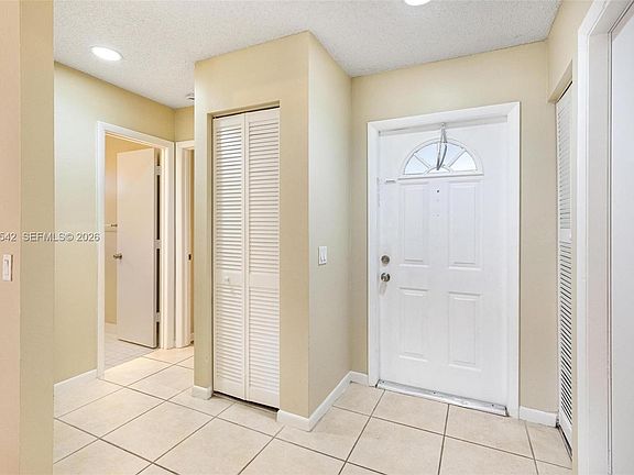 3rd image of 1513 Garden Rd