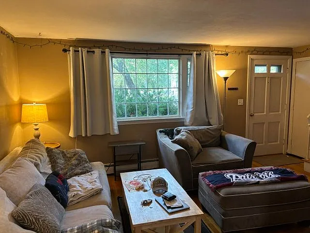 2 bed, 1.0 bath, 1000 sqft, $2,000 — Photo 2