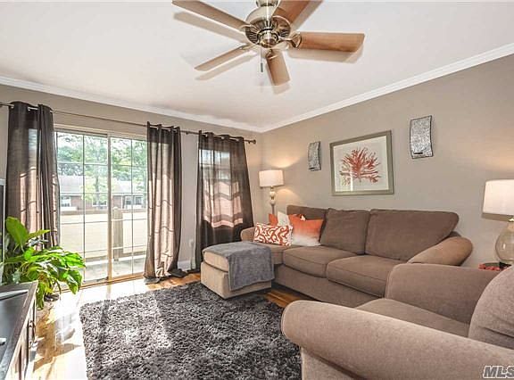 4th image of 7 Glen Hollow Dr APT B29