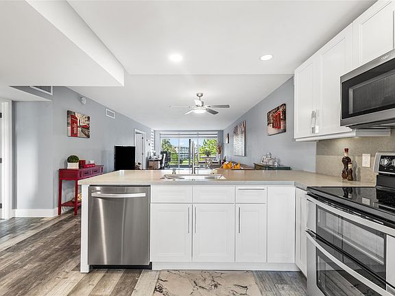 5th image of 535 Oaks Drive #404
