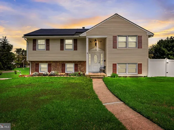 2 Florence Ave, Marlton, NJ 08053