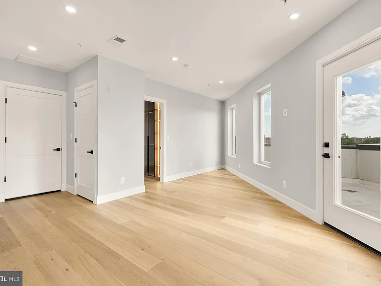 3215 Mount Pleasant St NW #403 — Photo 11