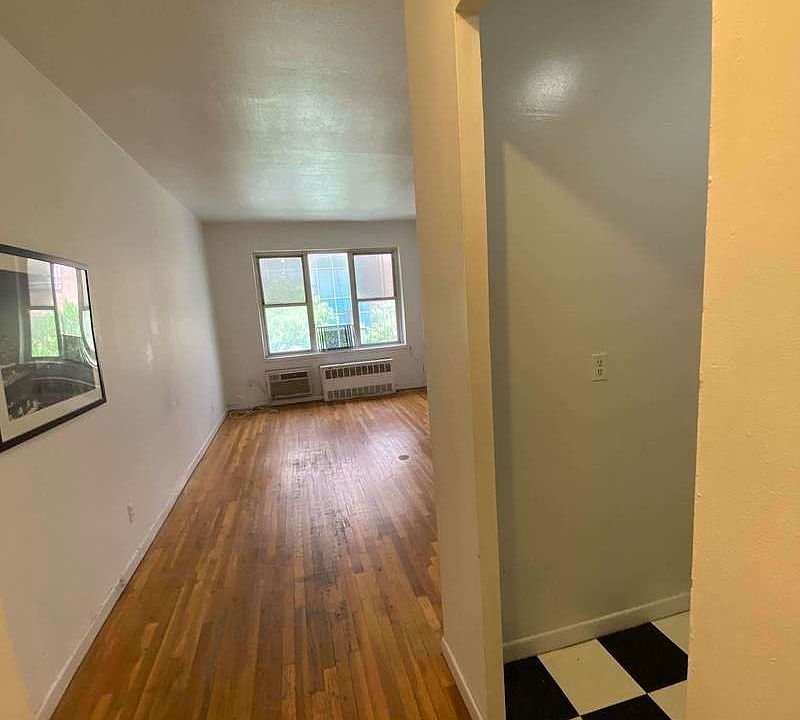 1st image of 450 W 58th St APT 4A