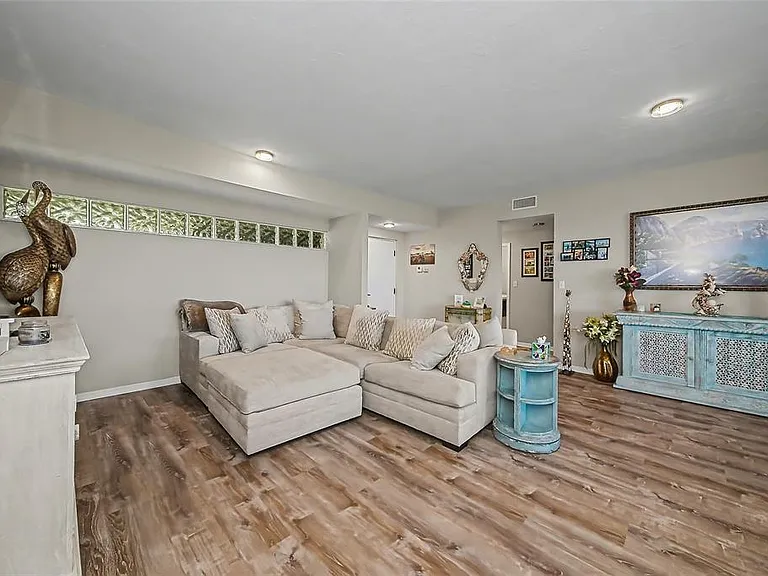 5408 Eagles Point Cir #302 — Photo 5
