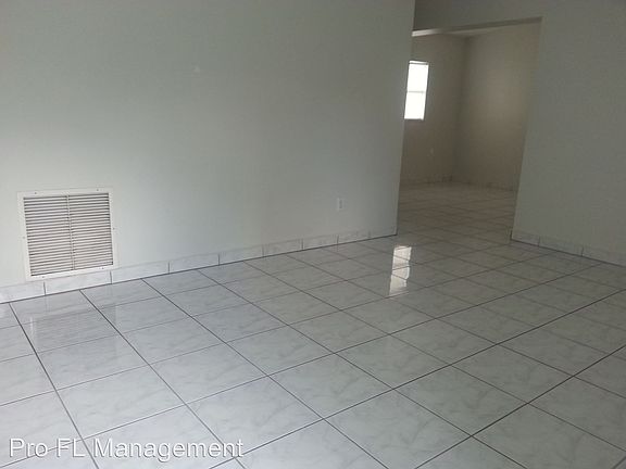 2nd image of 1578 Zinnia Dr