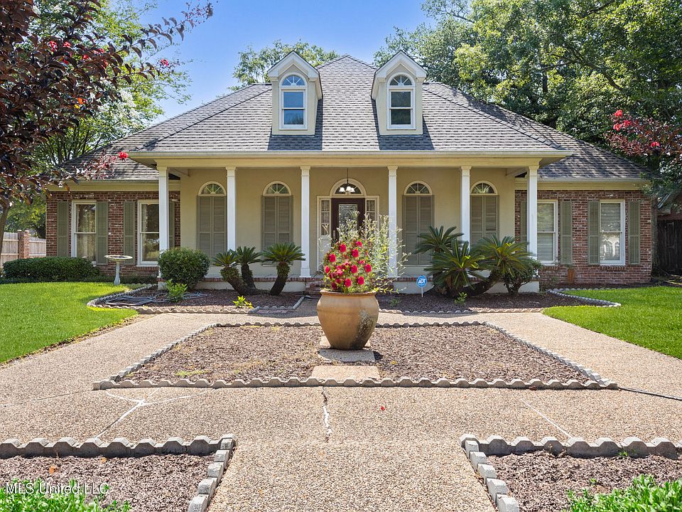 1st image of 1 High Pointe Dr