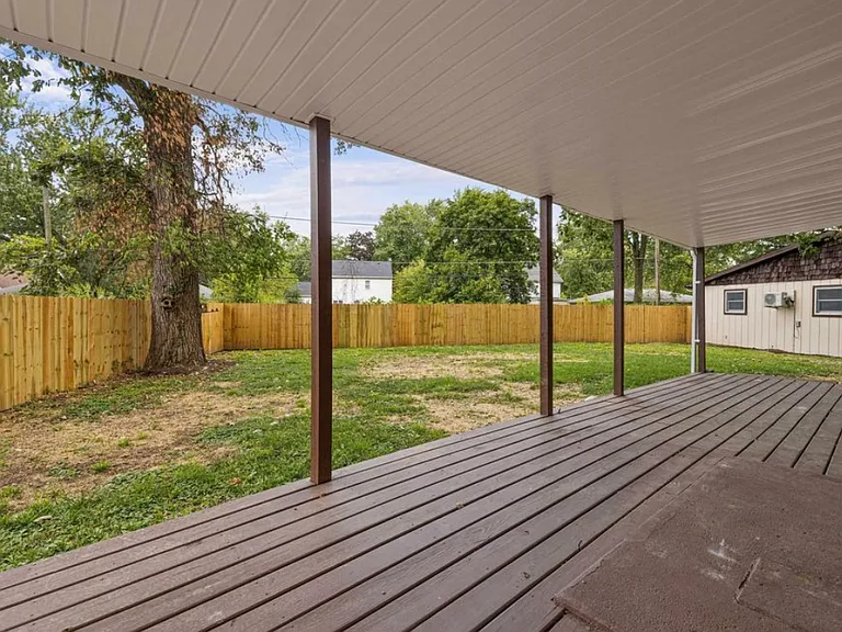 4818 W Jefferson Blvd — Photo 21