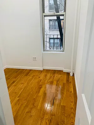 Rented by Flatiron Real Estate Advisors LLC | media 3