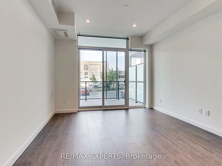 741 King St W #103 — Photo 21
