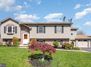 100 Brittany Ct, Red Lion, PA 17356