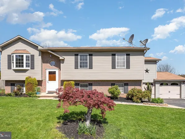 100 Brittany Ct, Red Lion, PA 17356