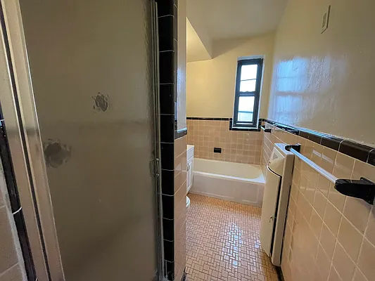 Rented by Contact Realty | media 7