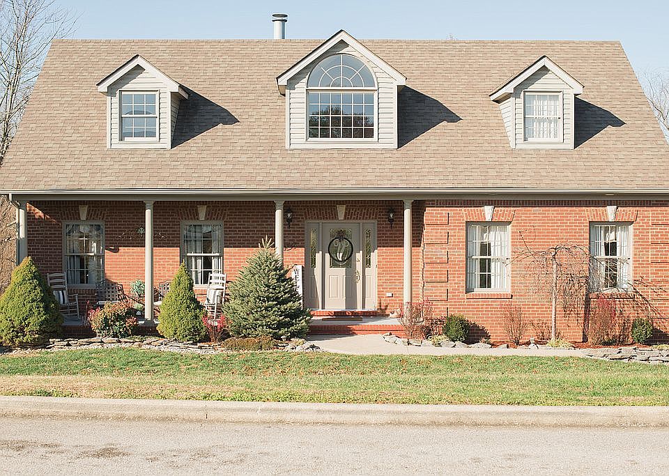 1st image of 923 Turnberry Dr