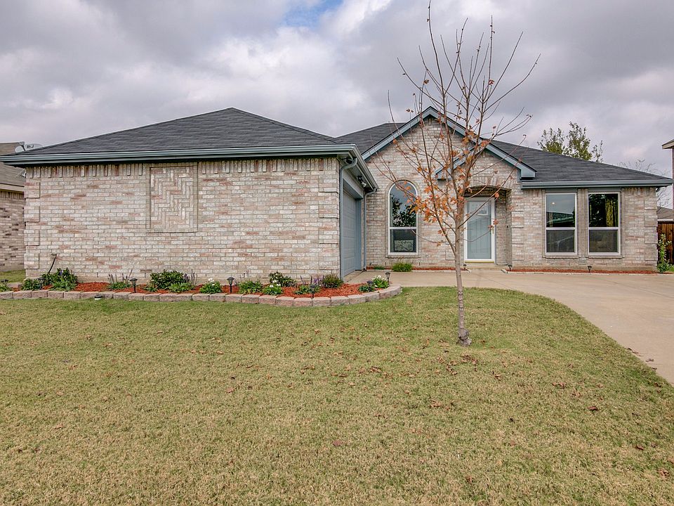 1st image of 124 Angelina Dr