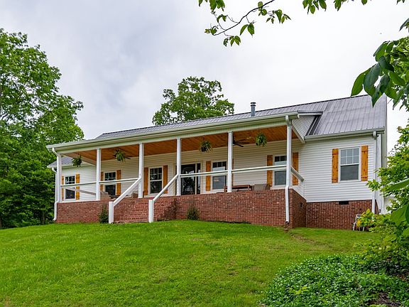 3rd image of 3402 Blackburn Rd