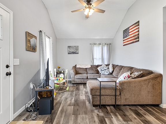 4th image of 119 Liza Beth Ln