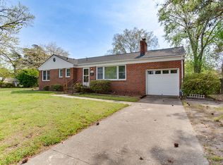 45 Saint Albans Dr, Hampton, VA 23669