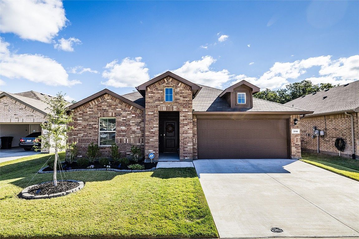 316 Abingdon St, Azle, TX 76020 Zillow