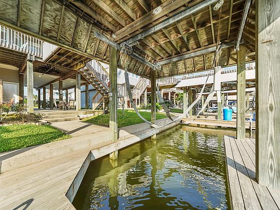 5th image of 3914 Bridge Harbor Dr