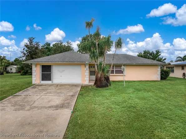 105 Detroit Ave NE, Lake Placid, FL 33852