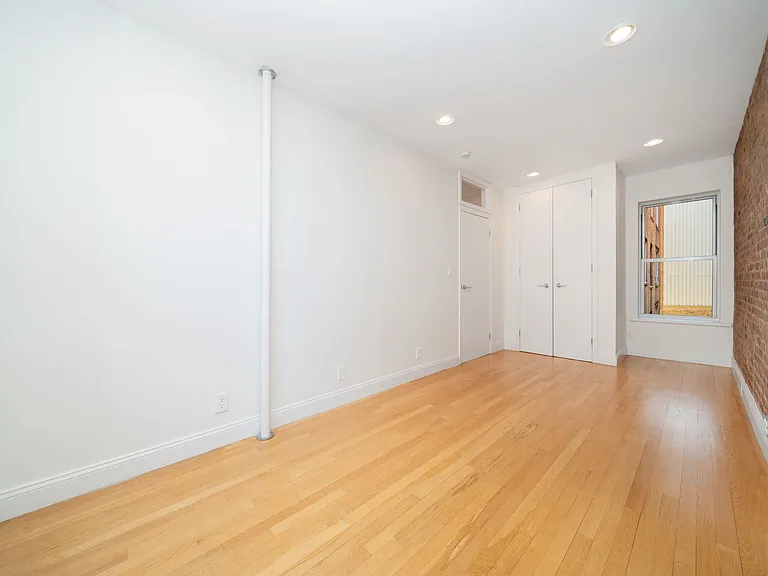 3157 Broadway #16 — Photo 4
