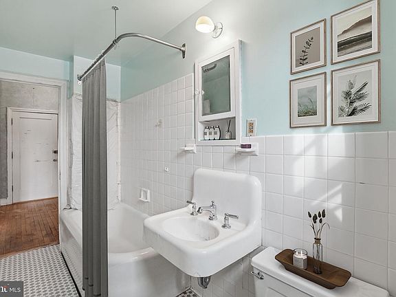 5th image of 2040 Belmont Rd NW #536