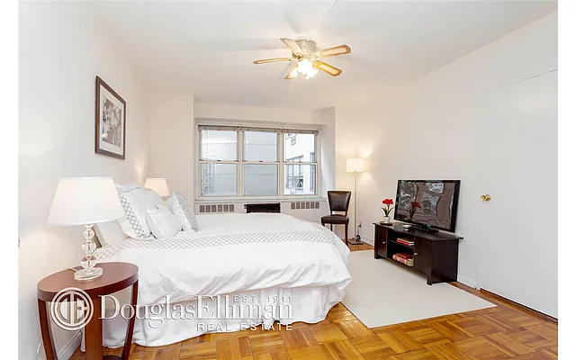 Sold by Douglas Elliman | media 23