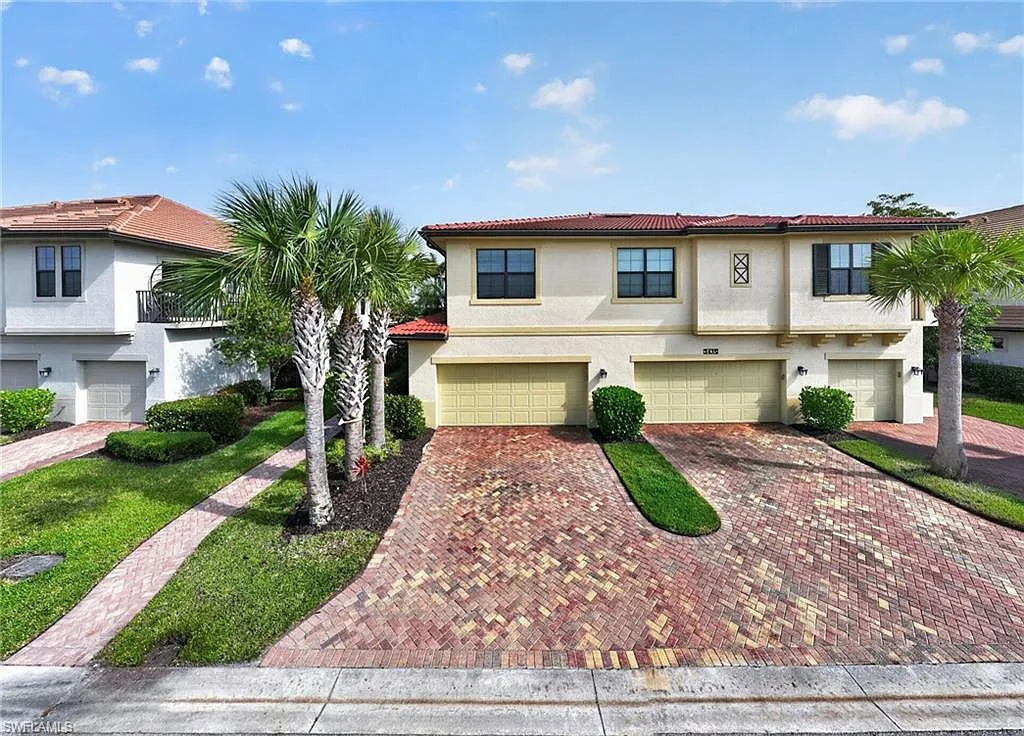 3 bed, 2.5 bath, 1315 sqft, $2,450 — Photo 2