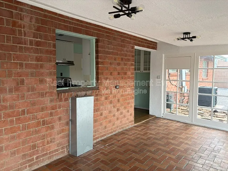 2246 W Mulberry Dr — Photo 24