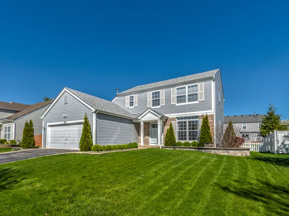 1810 Van Dyke Ln, Carpentersville, IL 60110