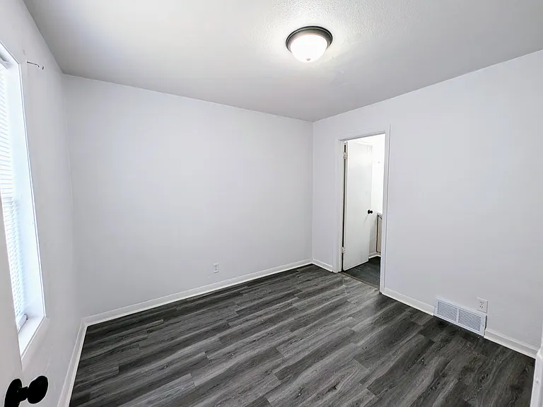 822 8th Ave #1 — Photo 6