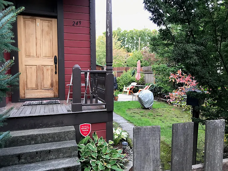 249 N Ivy St — Photo 15