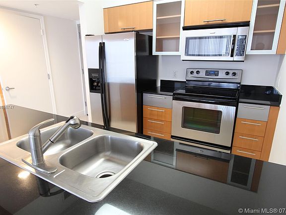 4th image of 1750 N Bayshore Dr APT 2110