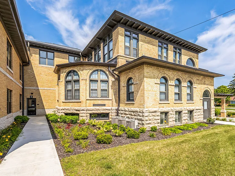Smith School Lofts — Photo 18