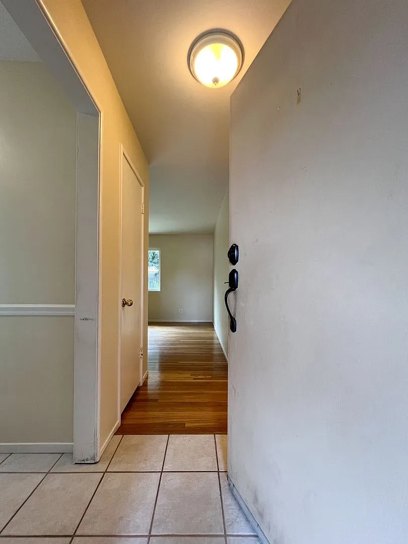Charming Three Bedroom Home in North Napa — Photo 3