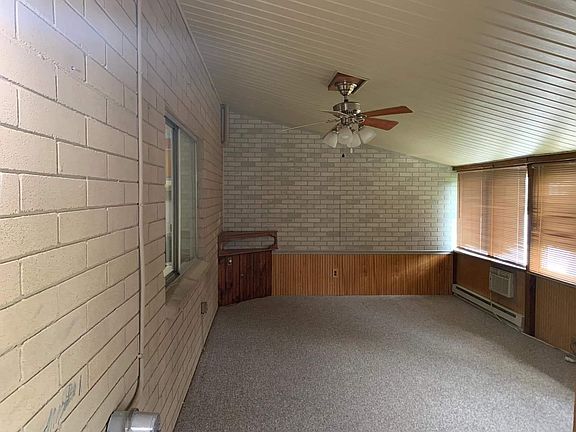 4th image of 2222 Lincoln Way E