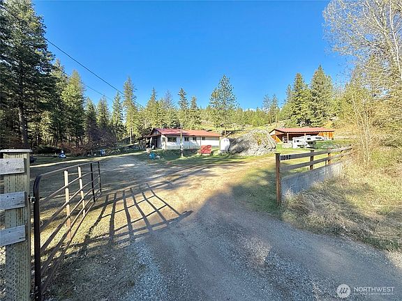 2nd image of 1092 Aeneas Valley Road