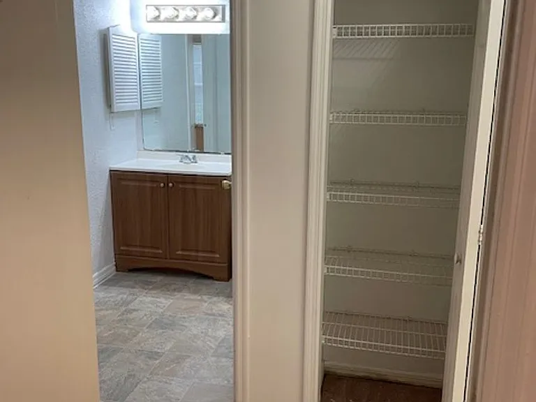 6052 Westgate Dr #102 — Photo 14