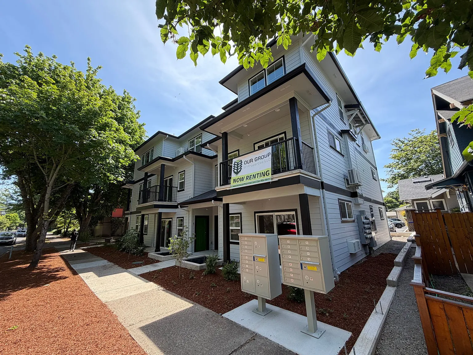 Brand New 2 bedroom 1.5 bath unit — Photo 2