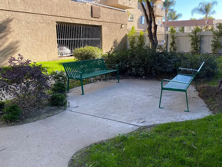 Park W at Valley Glen — Photo 15