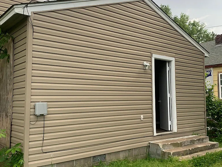 245 E Young Pl — Photo 24