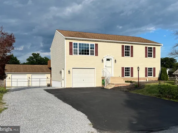 15932 Hibiscus Dr, Hagerstown, MD 21740