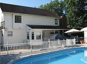 3rd image of 70 Pine Hill Dr