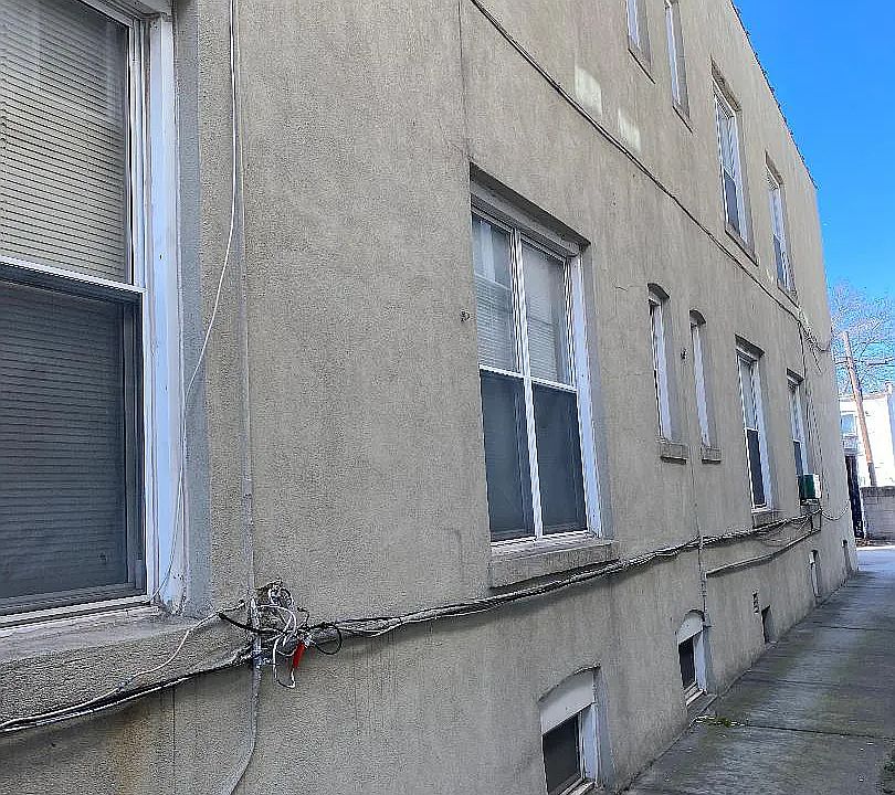2nd image of 106 Bay 13 St