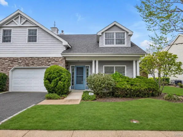 214 Miro Place, Port Washington, NY 11050